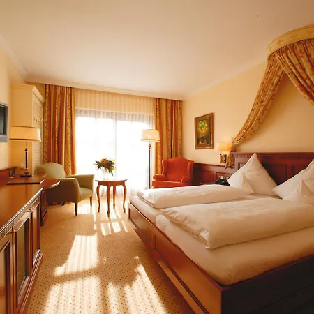 Wellness & Thermal Retreat Muehlbach ホテル