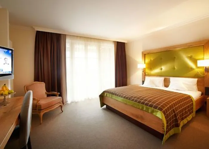 Готель Wellness & Thermal Retreat Muehlbach 4*