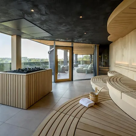 Отель Wellness & Thermal Retreat Muehlbach